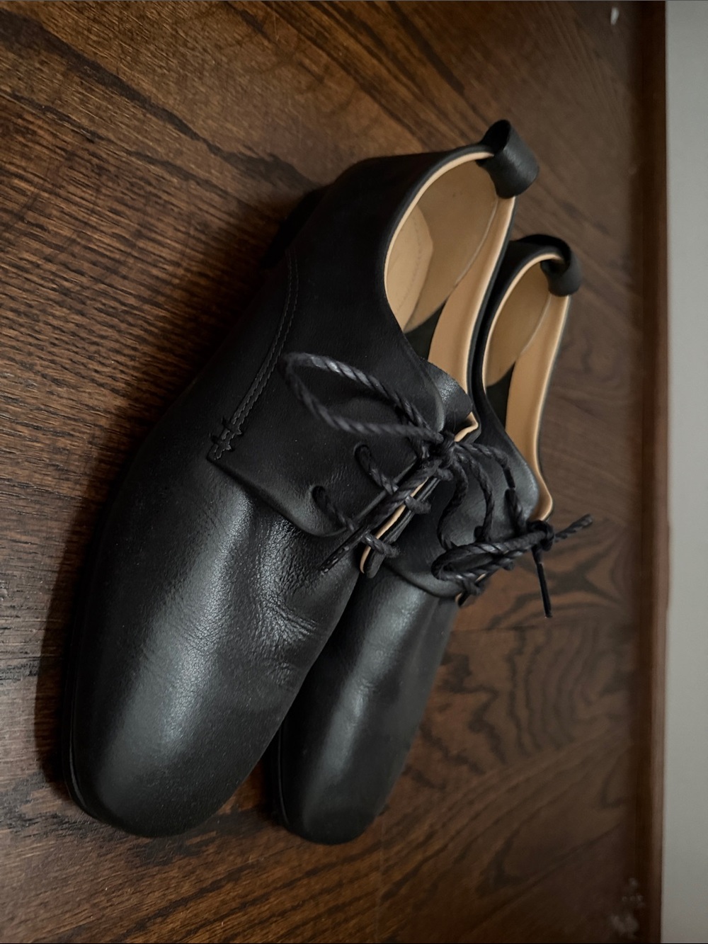 Women's Black Leather Lace-Up Oxford Flats
